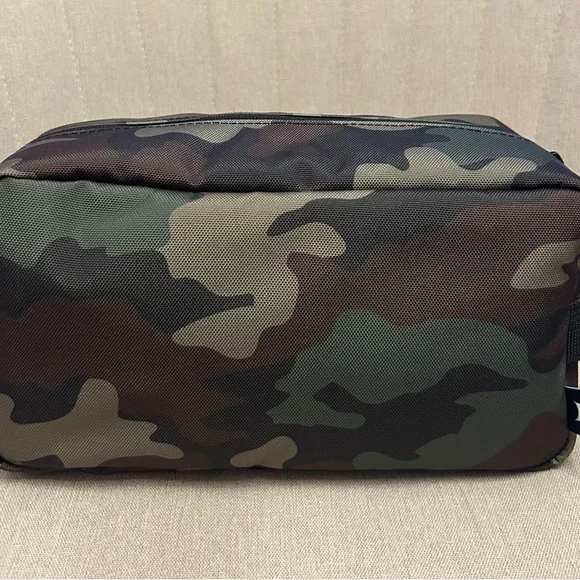Hurley Camouflage Toiletry Bag Green and Brown - Picture 4 of 4